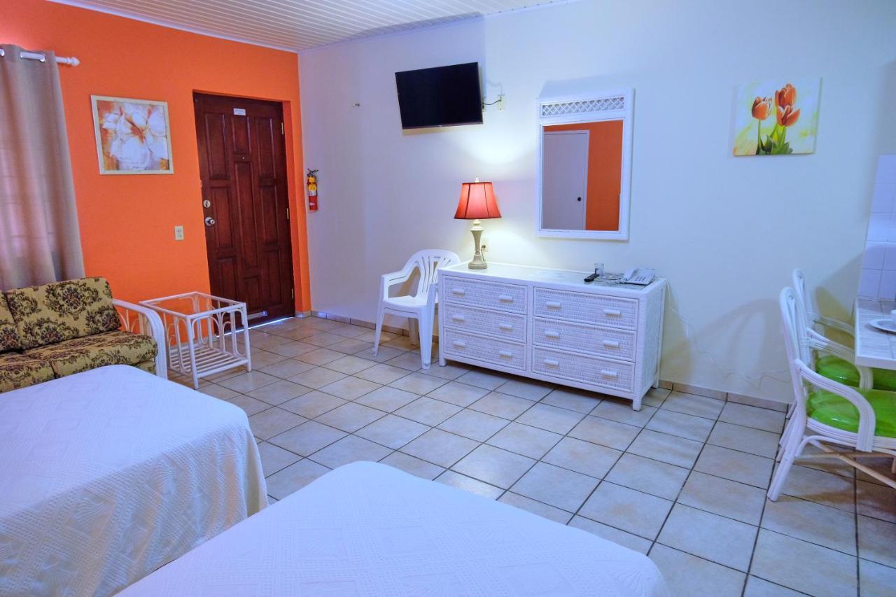 Aruba Quality Apartments & Suites Palm Beach Exterior photo