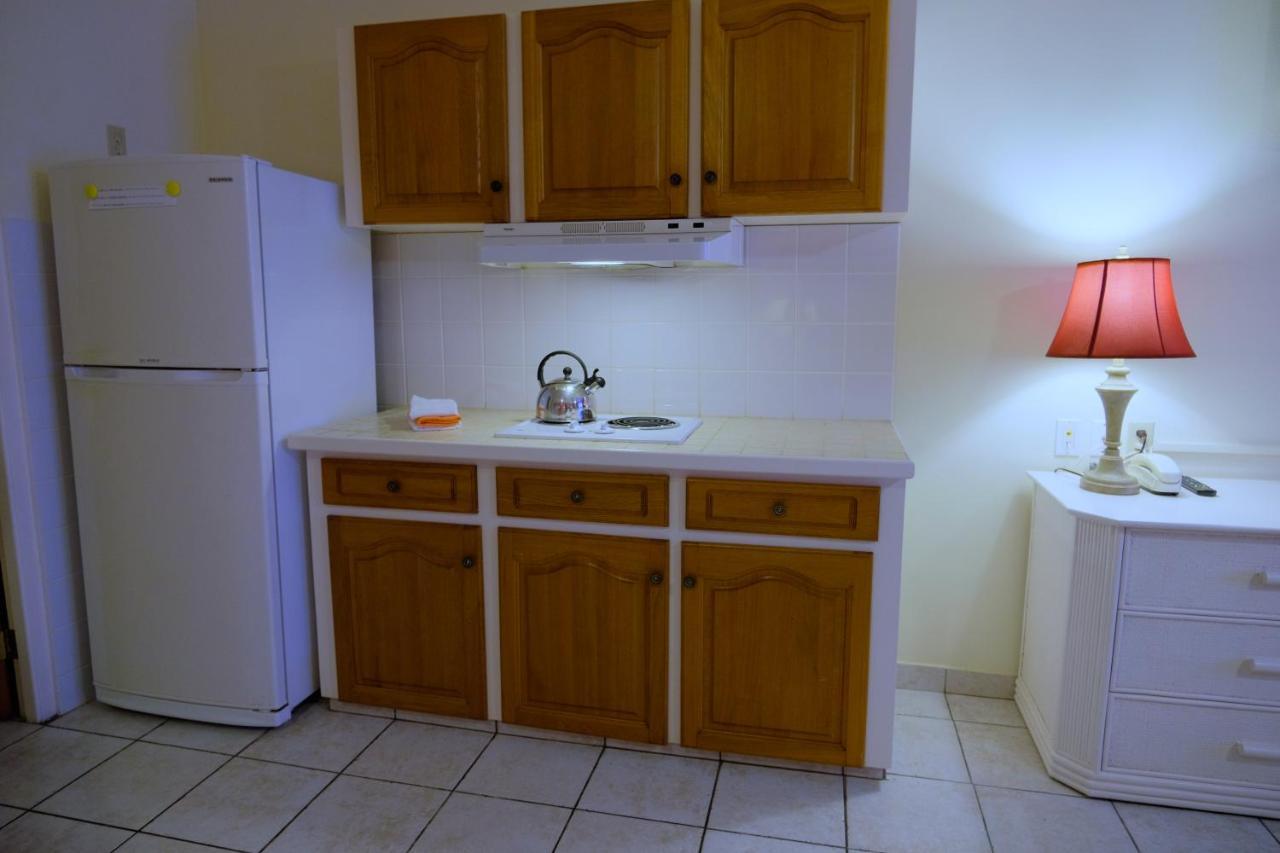 Aruba Quality Apartments & Suites Palm Beach Exterior photo