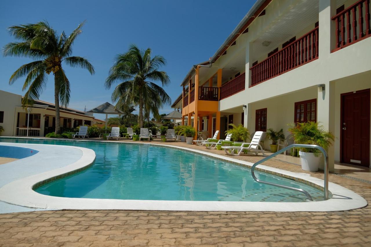 Aruba Quality Apartments & Suites Palm Beach Exterior photo