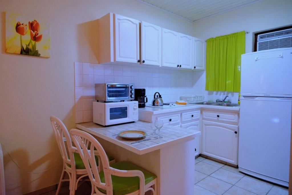 Aruba Quality Apartments & Suites Palm Beach Exterior photo